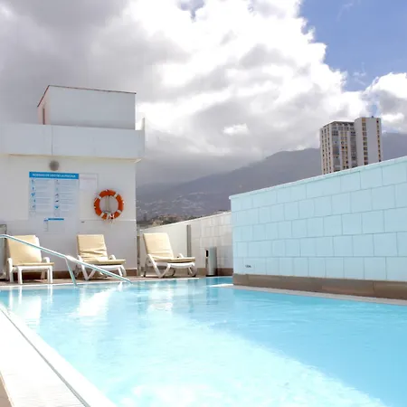 Tropical Hotell