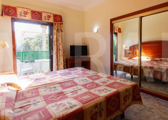Hotell Tropical 3*